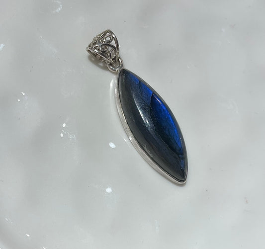 Labradorite Slim Pendant