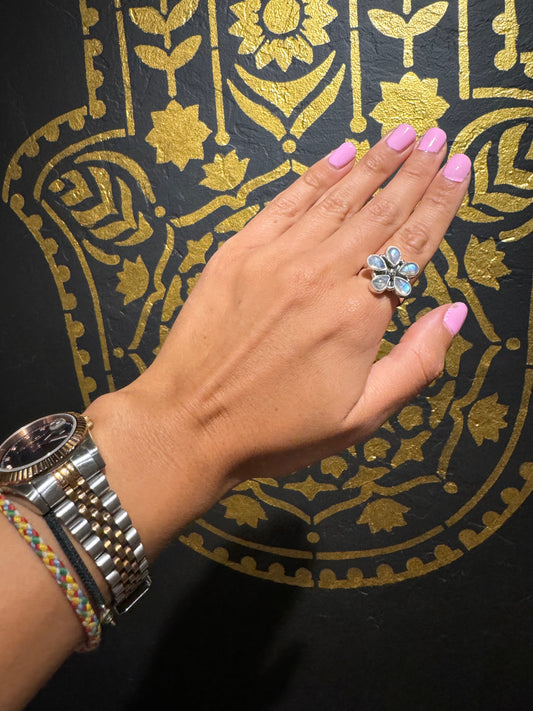 Flower on my mind Moonstone Ring