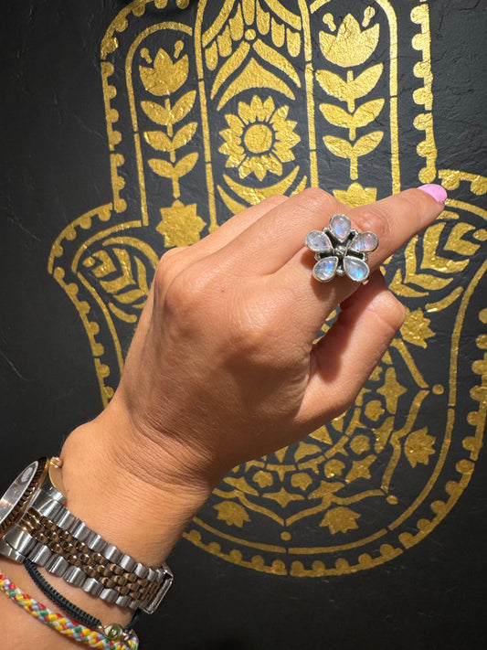 Flower on my mind Moonstone Ring